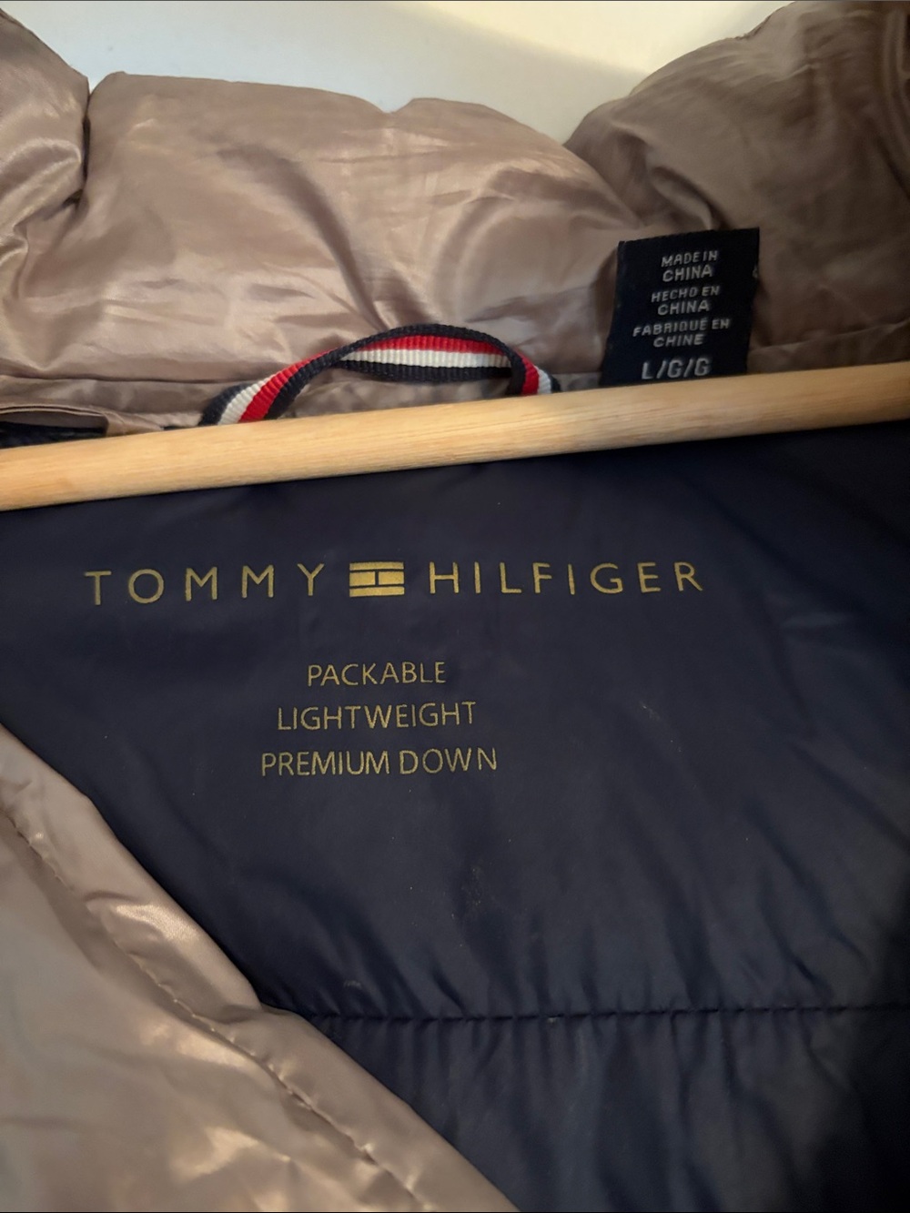 Tommy Hilfiger Women's Taupe Packable Hooded Lightweight Down Puffer Coat sz L - Picture 2 of 8